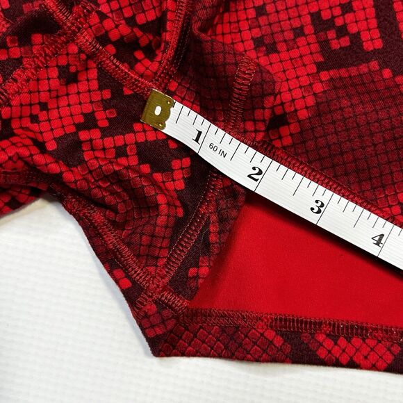 Lululemon Boogie Shorts Black Red Snake Size 4 Fold Over Option Ziggy Cranberry - Picture 6 of 10